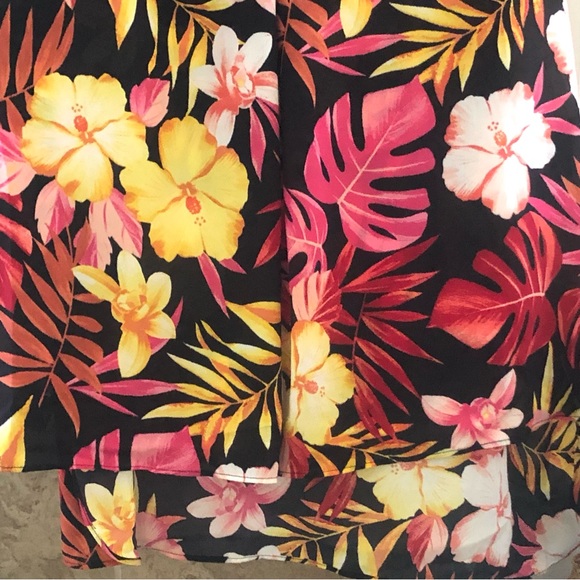 NWT! Hawaiian Hibiscus Sheer Sleeveless Top 2X - Picture 3 of 7